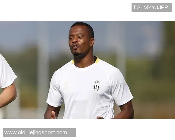 足球大师埃弗拉的传奇旅程与对足球的热爱与奉献 足球大师埃弗拉的传奇旅程与对足球的热爱与奉献